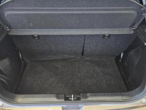 Suzuki Swift 1.2 GLX manual - Image 16