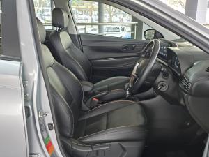 Hyundai i20 1.0T Fluid manual - Image 10