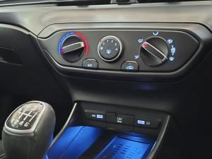 Hyundai i20 1.0T Fluid manual - Image 18
