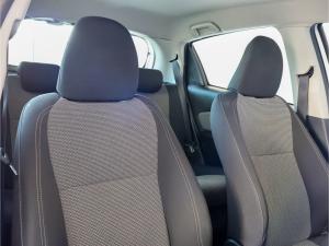 Toyota Yaris Hybrid - Image 11
