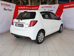 Toyota Yaris Hybrid - Image 2
