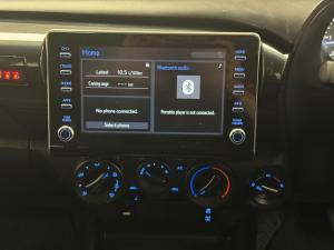 Toyota Hilux 2.4GD-6 double cab 4x4 Raider manual - Image 12