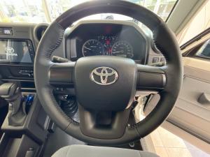 Toyota Land Cruiser 79 2.8GD-6 double cab - Image 8