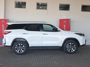 Toyota Fortuner 2.4GD-6 auto - Image 3