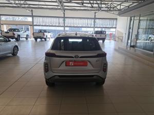 Toyota Urban Cruiser 1.5 XR manual - Image 6