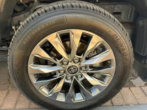 Toyota Land Cruiser 300 3.3D ZX - Image 15