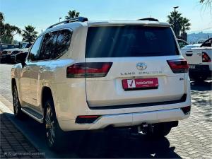Toyota Land Cruiser 300 3.3D ZX - Image 17