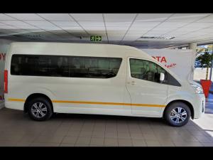 Toyota Quantum 2.8 SLWB bus 14-seater GL manual - Image 3