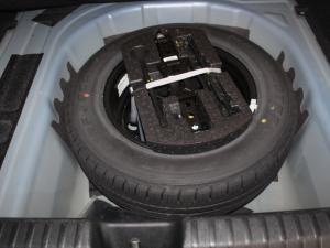 Volkswagen Polo 1.6 Tiptronic - Image 9