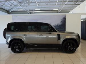 Land Rover Defender 110 D300 X-Dynamic HSE - Image 11