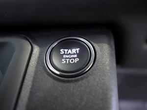 Land Rover Defender 110 D300 X-Dynamic HSE - Image 22