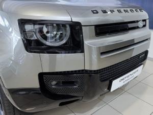 Land Rover Defender 110 D300 X-Dynamic HSE - Image 30