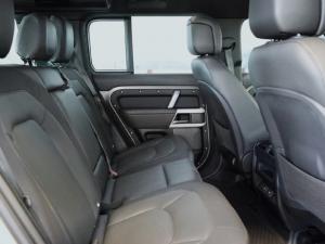 Land Rover Defender 110 D300 X-Dynamic HSE - Image 9
