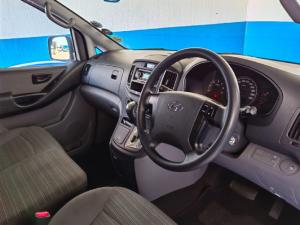 Hyundai H-1 2.5VGTi panel van - Image 5
