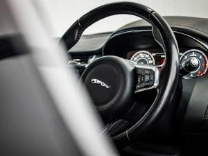 Jaguar E-Pace D240 AWD HSE - Image 11