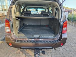 Nissan Pathfinder 3.0dCi V6 LE - Image 10