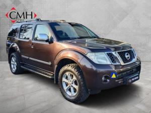 Nissan Pathfinder 3.0dCi V6 LE - Image 1