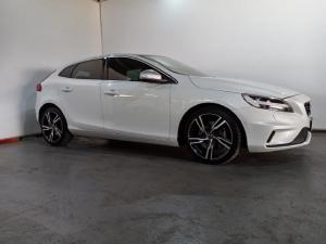 Volvo V40 T3 R-Design auto - Image 2