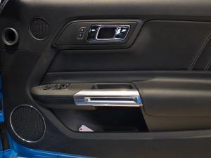 Ford Mustang 5.0 GT fastback auto - Image 12