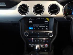 Ford Mustang 5.0 GT fastback auto - Image 14