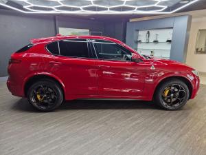 Alfa Romeo Stelvio Quadrifoglio Q4 - Image 8