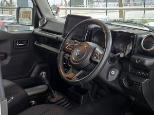 Suzuki Jimny 1.5 GLX AllGrip 5-door manual - Image 9