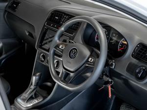 Volkswagen Polo Vivo hatch 1.6 Life - Image 14