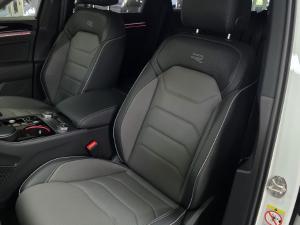 Volkswagen Touareg V6 TDI R-Line - Image 8