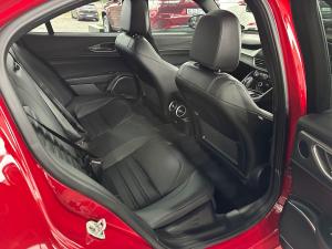 Alfa Romeo Giulia 2.0T Veloce - Image 14