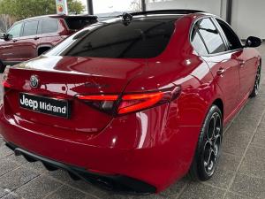 Alfa Romeo Giulia 2.0T Veloce - Image 6