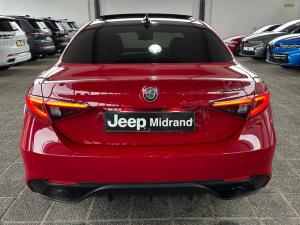 Alfa Romeo Giulia 2.0T Veloce - Image 7