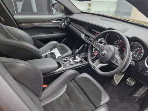 Alfa Romeo Stelvio Quadrifoglio Q4 - Image 10