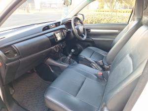 Toyota Hilux 2.0 single cab S (aircon) - Image 7