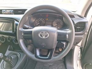 Toyota Hilux 2.0 single cab S (aircon) - Image 8
