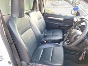 Toyota Hilux 2.0 single cab S (aircon) - Image 13