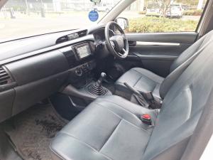 Toyota Hilux 2.0 single cab S (aircon) - Image 7