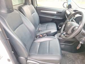 Toyota Hilux 2.0 single cab S (aircon) - Image 12