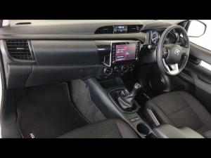 Toyota Hilux 2.4GD-6 single cab 4x4 Raider manual - Image 7
