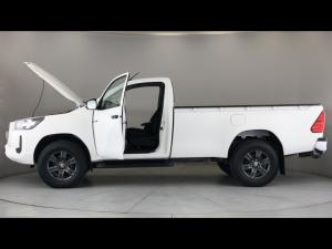 Toyota Hilux 2.4GD-6 single cab 4x4 Raider manual - Image 13