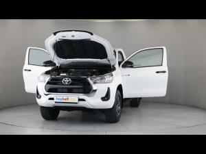 Toyota Hilux 2.4GD-6 single cab 4x4 Raider manual - Image 15