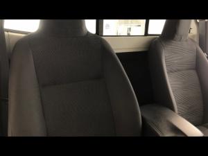 Toyota Hilux 2.4GD-6 single cab 4x4 Raider manual - Image 19