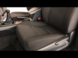 Toyota Hilux 2.4GD-6 single cab 4x4 Raider manual - Image 20