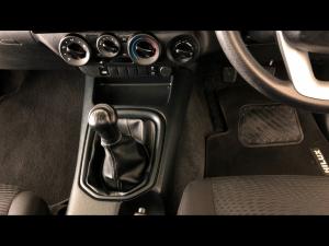 Toyota Hilux 2.4GD-6 single cab 4x4 Raider manual - Image 27
