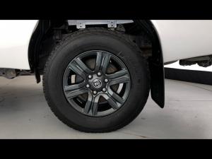 Toyota Hilux 2.4GD-6 single cab 4x4 Raider manual - Image 29