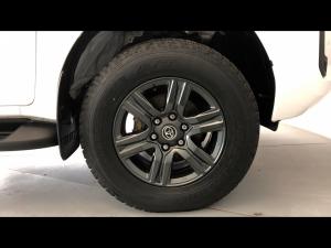Toyota Hilux 2.4GD-6 single cab 4x4 Raider manual - Image 31