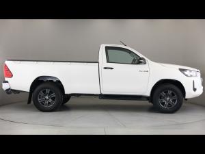 Toyota Hilux 2.4GD-6 single cab 4x4 Raider manual - Image 3
