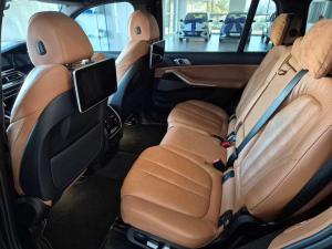 BMW X7 M50d - Image 15