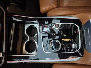 BMW X7 M50d - Image 17