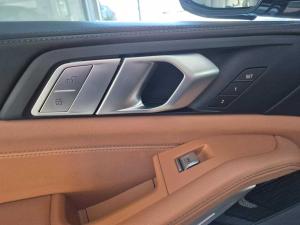 BMW X7 M50d - Image 18