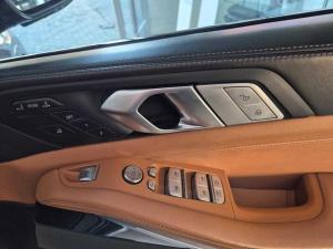 BMW X7 M50d - Image 20
